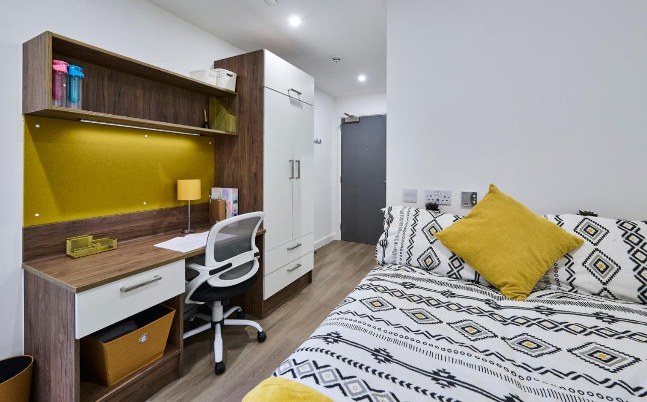 For Students Only The Oaks In Coventry Apartment Exterior photo